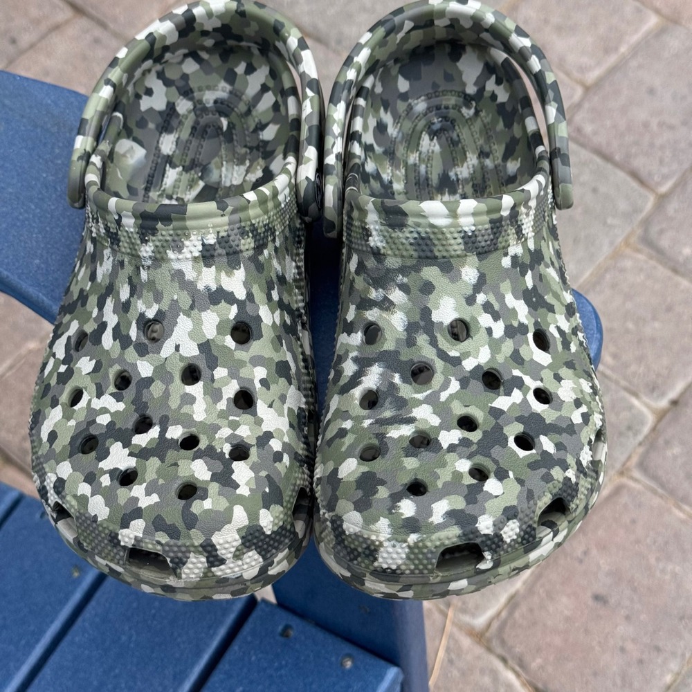 Crocs Classic Clog Digital Camo Green Tan Black Men 6 Women 8 Slip On Shoes